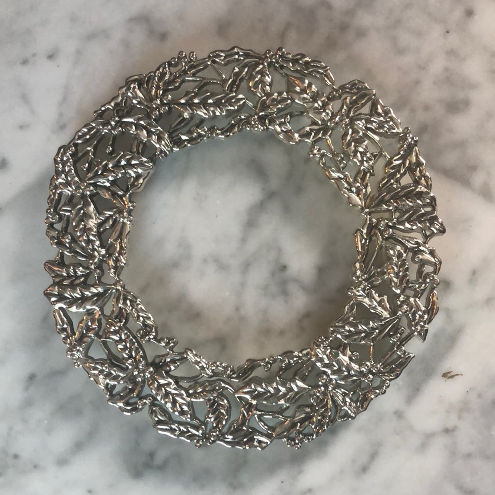 Vintage Silver-plated Holly Wreath Trivet Christmas Holiday Grandmillenial